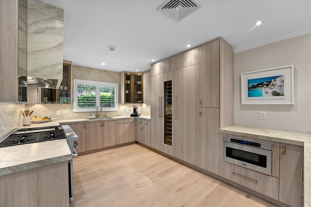 最近租的: $17,000 (3 贝兹, 3 浴室, 2552 平方英尺)