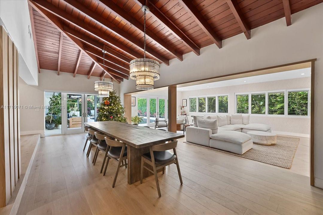 最近租的: $17,000 (3 贝兹, 3 浴室, 2552 平方英尺)