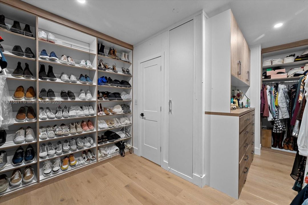 最近租的: $17,000 (3 贝兹, 3 浴室, 2552 平方英尺)