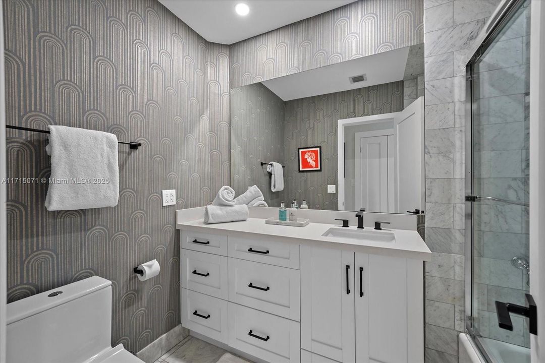 最近租的: $17,000 (3 贝兹, 3 浴室, 2552 平方英尺)