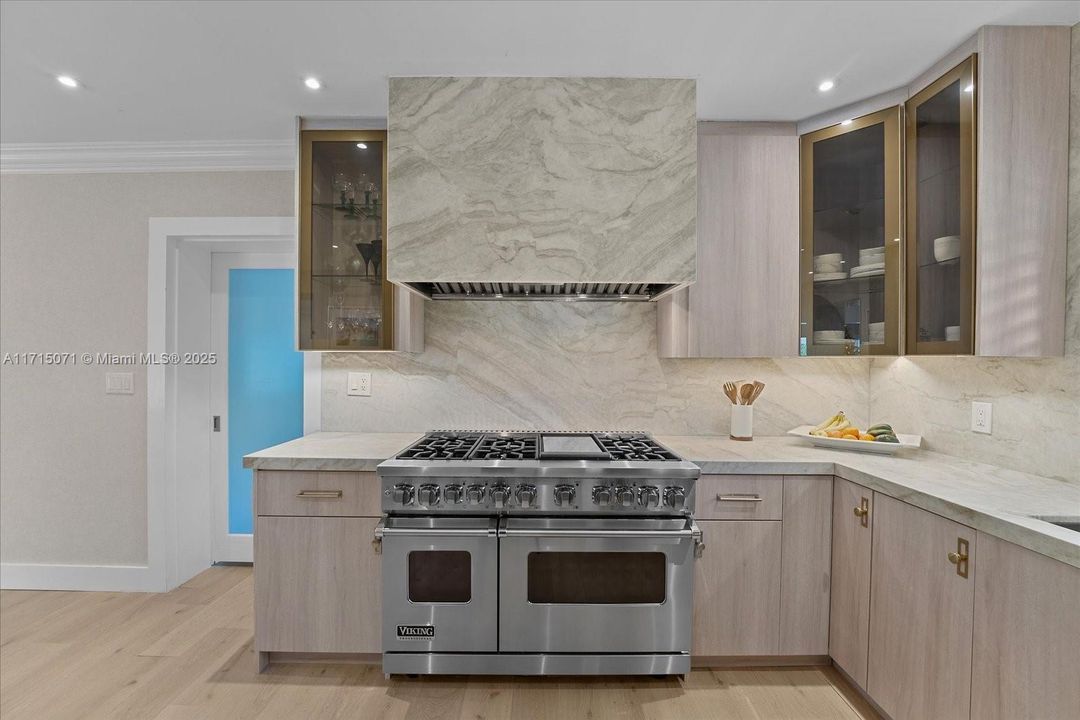 最近租的: $17,000 (3 贝兹, 3 浴室, 2552 平方英尺)