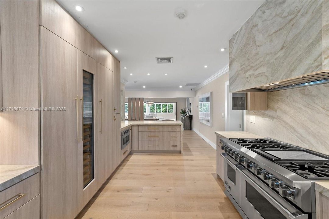 最近租的: $17,000 (3 贝兹, 3 浴室, 2552 平方英尺)