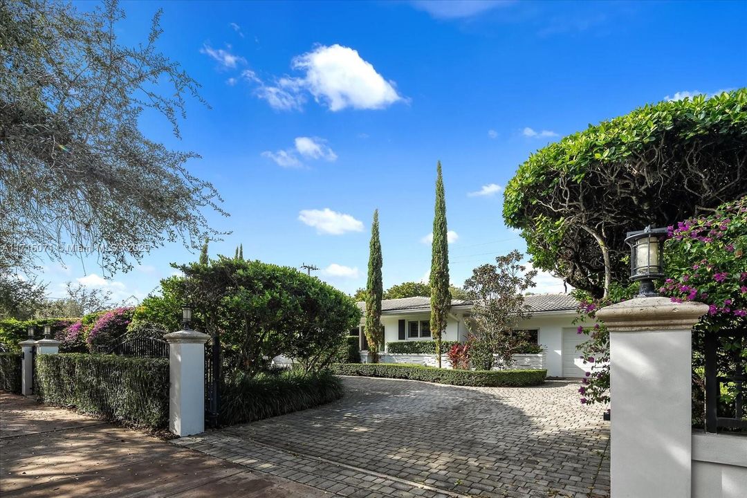 最近租的: $17,000 (3 贝兹, 3 浴室, 2552 平方英尺)