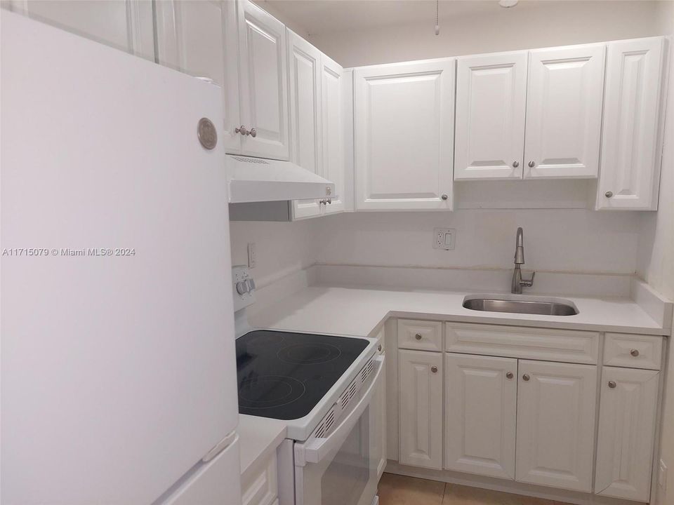 For Rent: $1,975 (1 beds, 1 baths, 640 Square Feet)