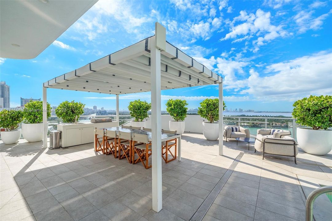 For Sale: $4,275,000 (4 beds, 3 baths, 2844 Square Feet)