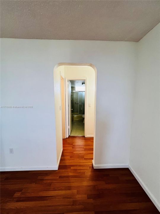 For Rent: $1,850 (1 beds, 1 baths, 768 Square Feet)