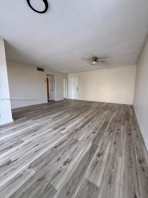 For Sale: $135,000 (2 beds, 2 baths, 980 Square Feet)