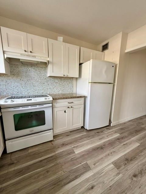 For Sale: $135,000 (2 beds, 2 baths, 980 Square Feet)