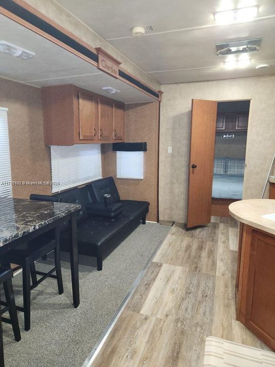 最近租的: $1,200 (2 贝兹, 1 浴室, 2463 平方英尺)