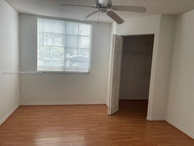 For Rent: $1,875 (1 beds, 1 baths, 742 Square Feet)