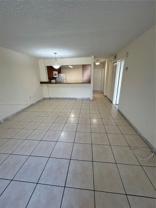 For Rent: $1,600 (1 beds, 1 baths, 820 Square Feet)