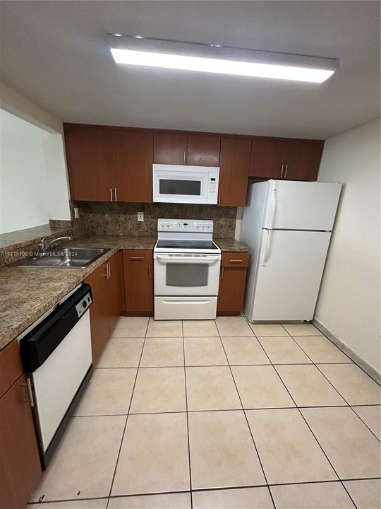 For Rent: $1,600 (1 beds, 1 baths, 820 Square Feet)