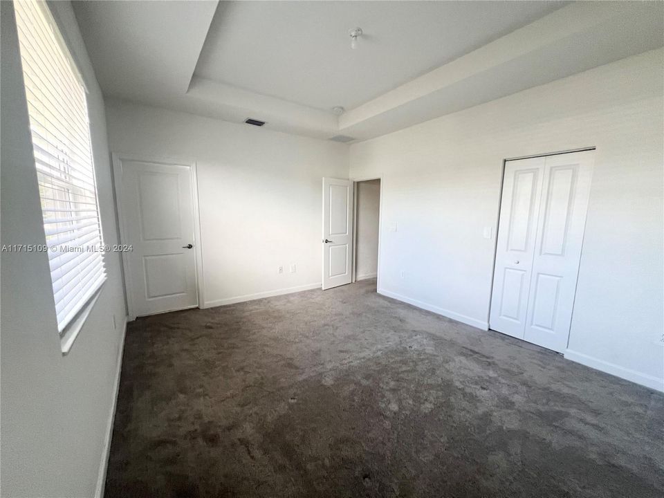 For Rent: $2,700 (3 beds, 2 baths, 1612 Square Feet)