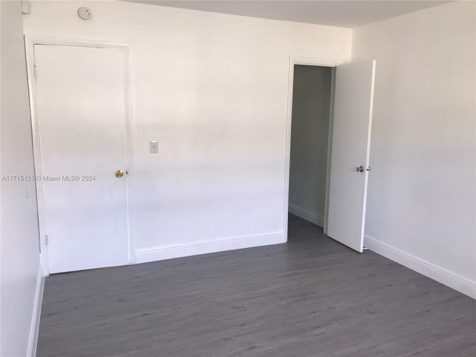 For Rent: $2,000 (2 beds, 1 baths, 920 Square Feet)