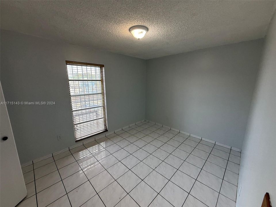 For Rent: $2,150 (2 beds, 1 baths, 766 Square Feet)