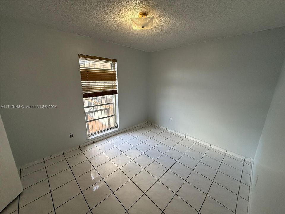 For Rent: $2,150 (2 beds, 1 baths, 766 Square Feet)