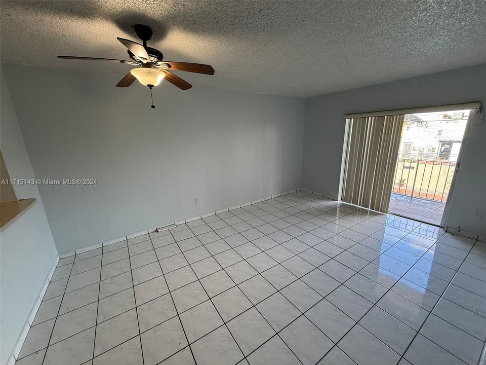 For Rent: $2,150 (2 beds, 1 baths, 766 Square Feet)