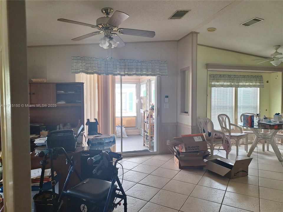 For Sale: $240,000 (2 beds, 2 baths, 1430 Square Feet)