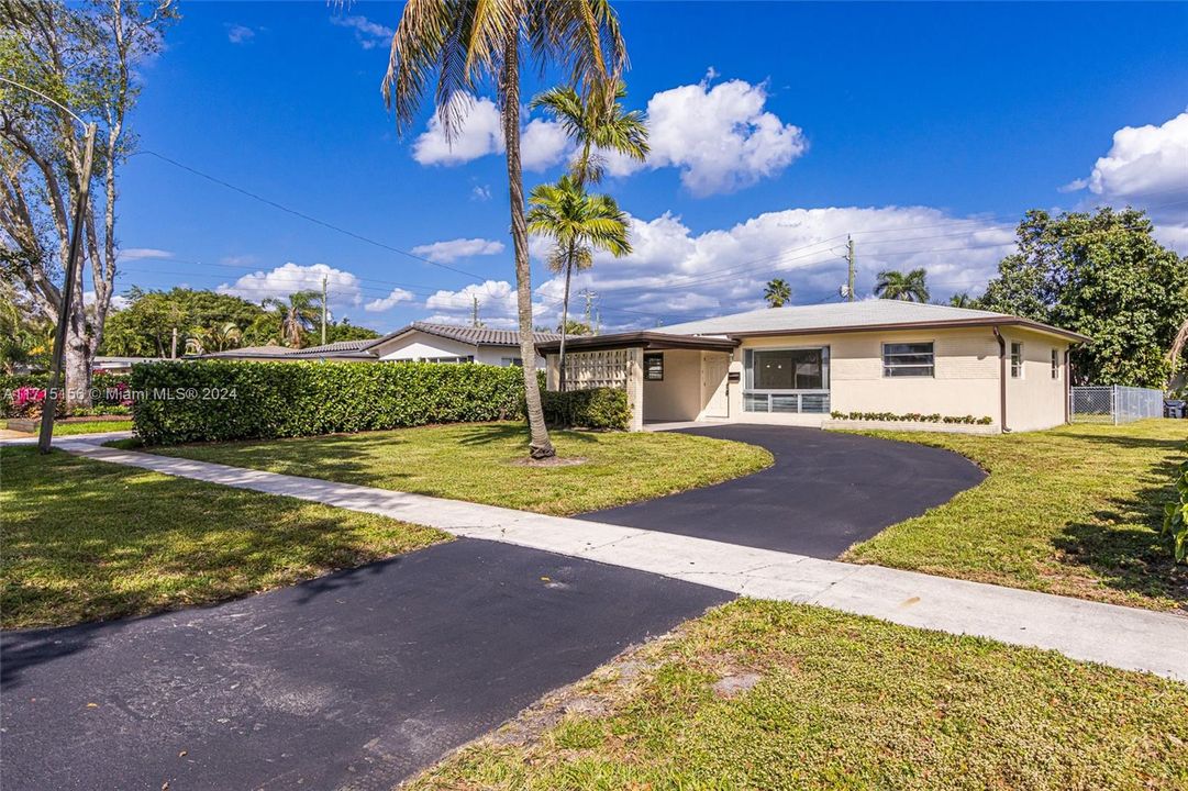 For Sale: $562,500 (3 beds, 2 baths, 1236 Square Feet)