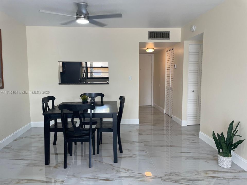 For Rent: $2,500 (2 beds, 2 baths, 936 Square Feet)