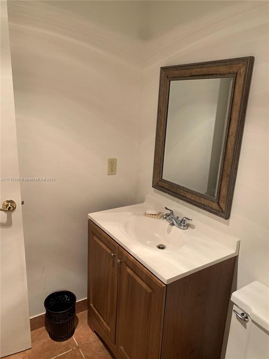 For Rent: $2,500 (1 beds, 1 baths, 993 Square Feet)