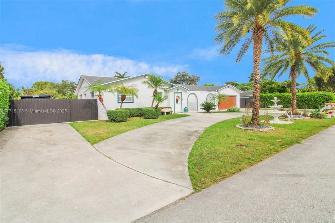 For Sale: $699,000 (3 beds, 2 baths, 1500 Square Feet)