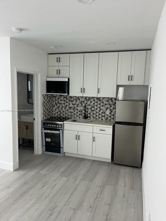 For Rent: $1,550 (0 beds, 1 baths, 4897 Square Feet)