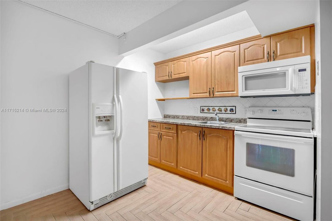 For Rent: $1,650 (1 beds, 1 baths, 514 Square Feet)