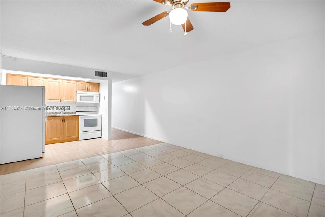 For Rent: $1,650 (1 beds, 1 baths, 514 Square Feet)