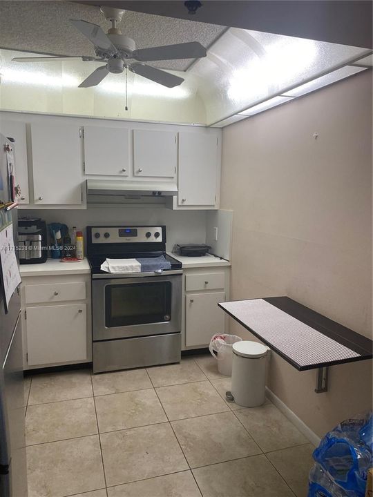 For Sale: $185,000 (1 beds, 1 baths, 830 Square Feet)