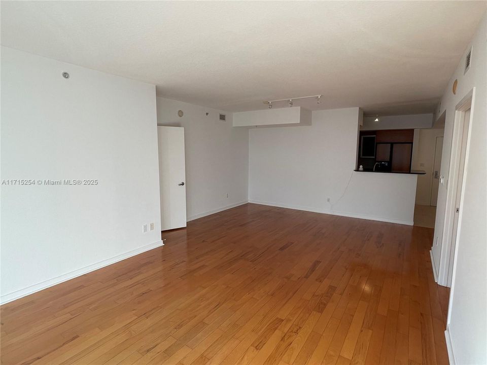 For Rent: $4,100 (2 beds, 2 baths, 1227 Square Feet)