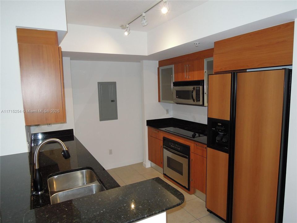 For Rent: $4,100 (2 beds, 2 baths, 1227 Square Feet)