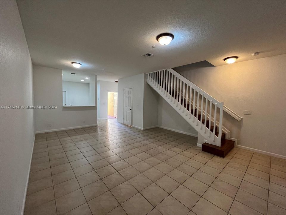 For Rent: $2,700 (2 beds, 2 baths, 1155 Square Feet)