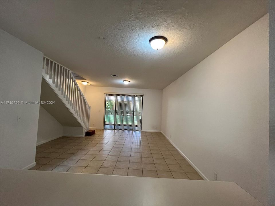 For Rent: $2,700 (2 beds, 2 baths, 1155 Square Feet)