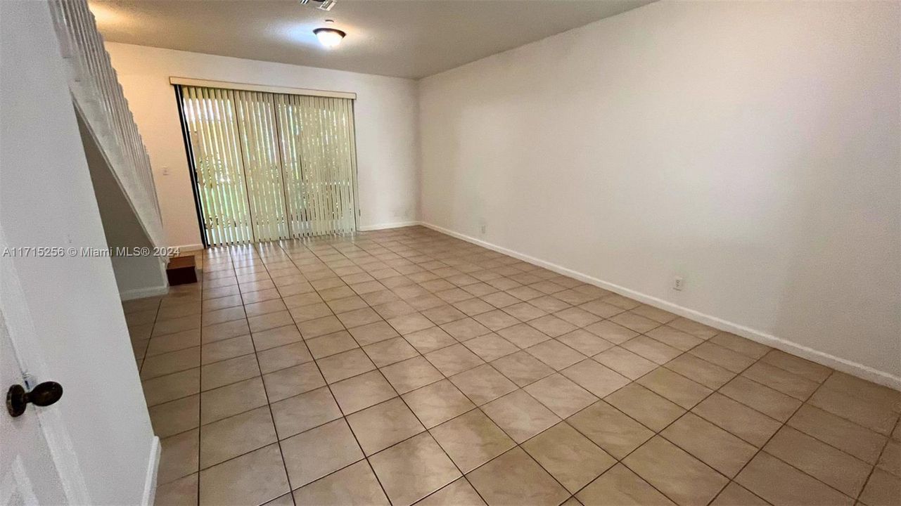 For Rent: $2,700 (2 beds, 2 baths, 1155 Square Feet)