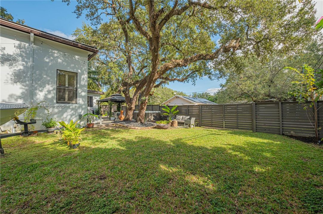 For Sale: $1,175,000 (3 beds, 2 baths, 1631 Square Feet)