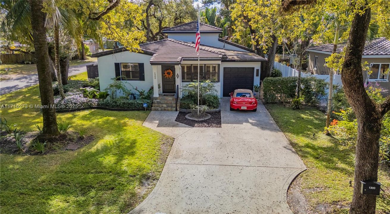 For Sale: $1,175,000 (3 beds, 2 baths, 1631 Square Feet)