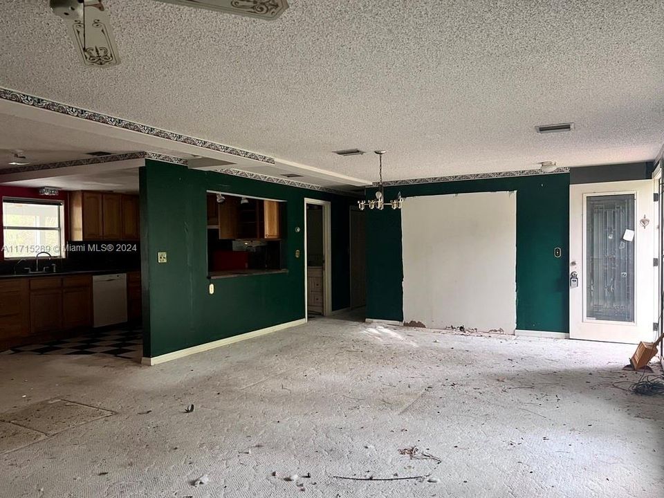 Недавно продано: $389,000 (4 спален, 3 ванн, 0 Квадратных фут)