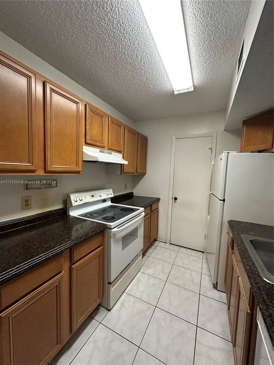 For Rent: $2,100 (2 beds, 2 baths, 1148 Square Feet)