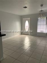 For Rent: $2,900 (3 beds, 2 baths, 1407 Square Feet)