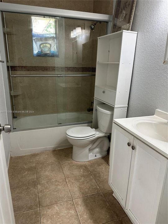 For Rent: $2,900 (3 beds, 2 baths, 1407 Square Feet)