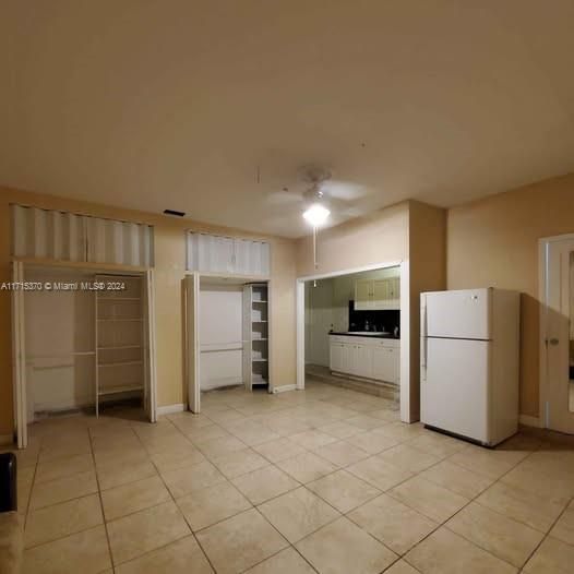 For Rent: $1,600 (1 beds, 1 baths, 2300 Square Feet)