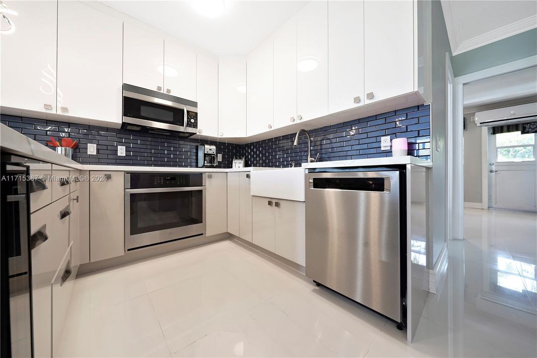 STUNNING KITCHEN with DISHWASHER & WINE COOLER