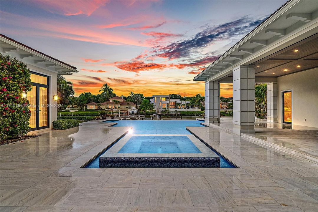 Pool / Water View