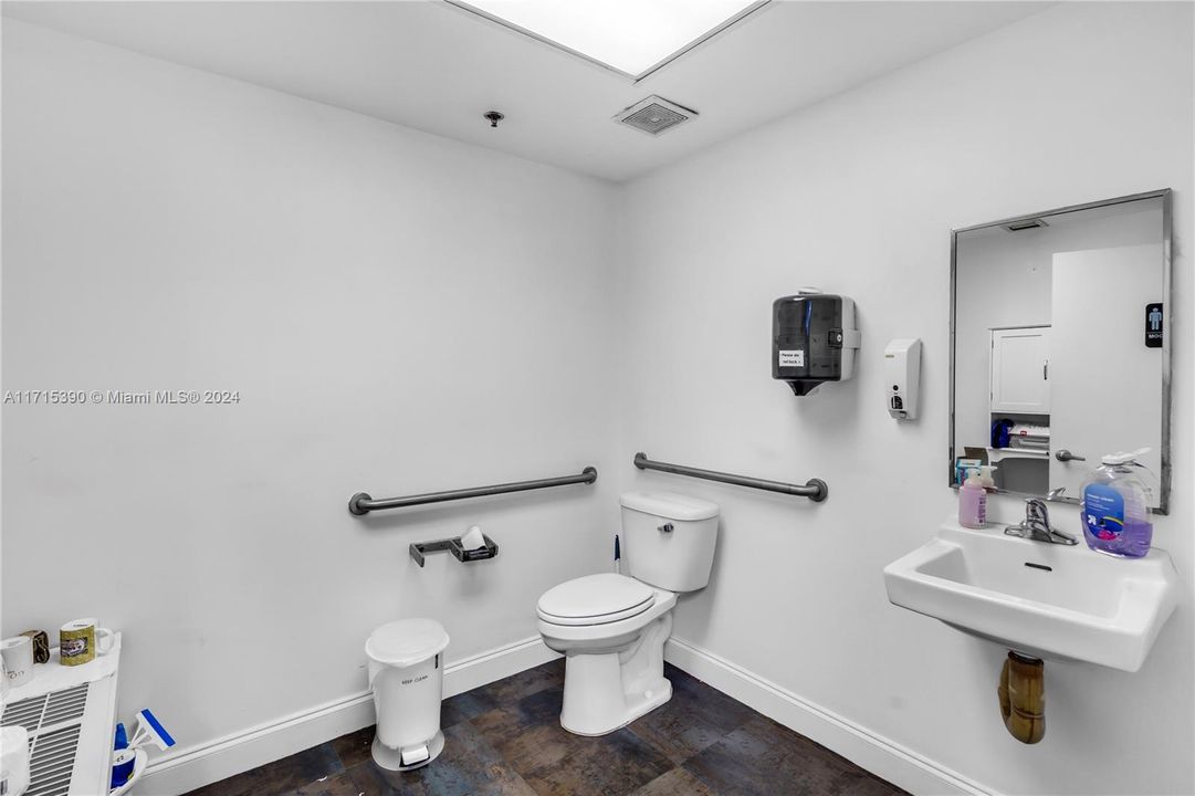 最近租的: $18 (0 贝兹, 0 浴室, 0 平方英尺)