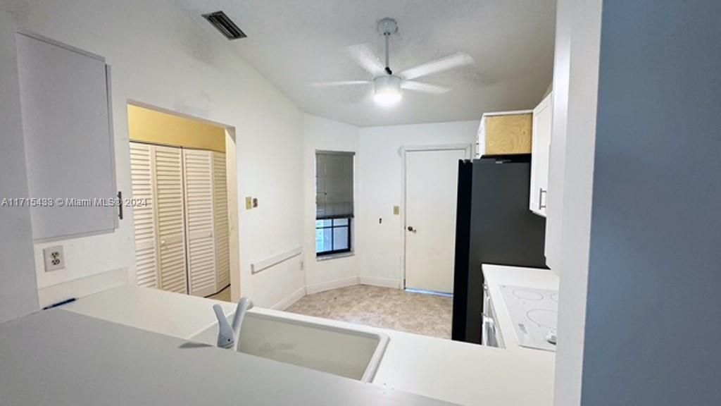 For Sale: $325,000 (2 beds, 2 baths, 1008 Square Feet)