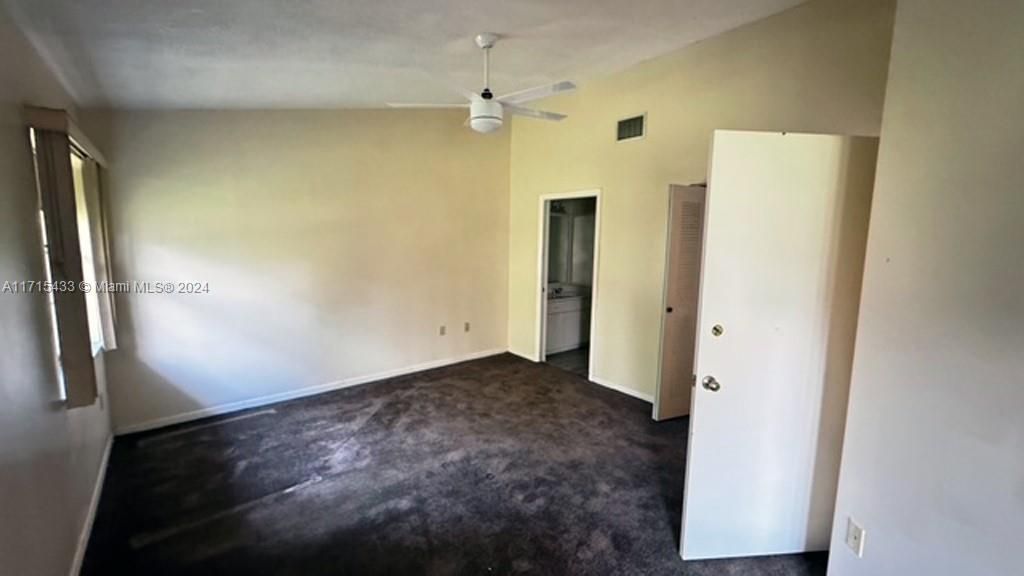 For Sale: $325,000 (2 beds, 2 baths, 1008 Square Feet)