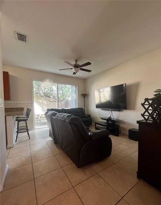 For Sale: $375,000 (3 beds, 2 baths, 1564 Square Feet)