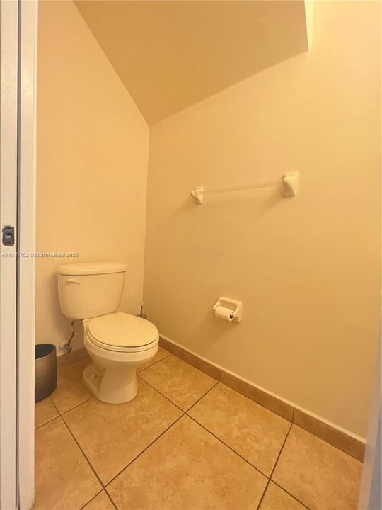 For Sale: $375,000 (3 beds, 2 baths, 1564 Square Feet)