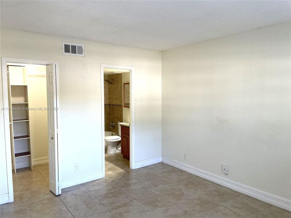 For Rent: $1,700 (1 beds, 1 baths, 705 Square Feet)